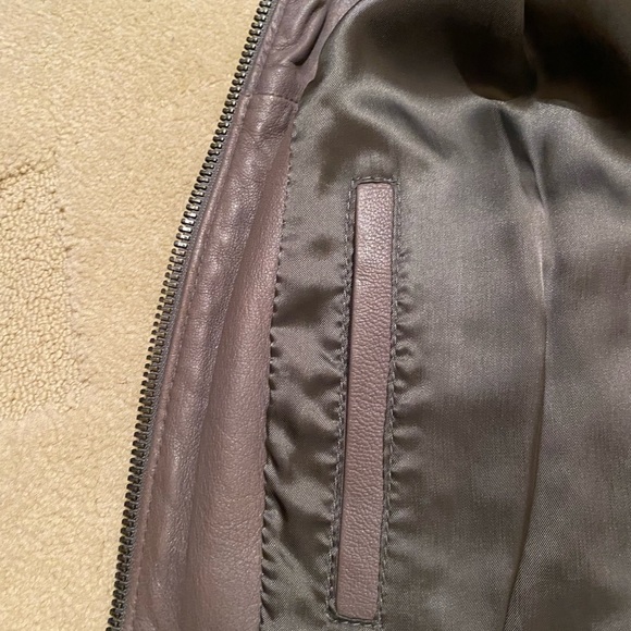 Women’s Italian leather bomber jacket - Picture 6 of 12